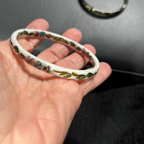 Jewelry - Beautiful white bangle bracelet.